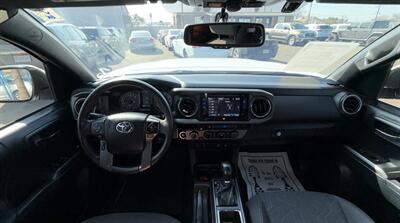 2016 Toyota Tacoma SR V6   - Photo 17 - Bakersfield, CA 93301