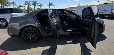 2019 Chrysler 300 S - Photo 18 - Bakersfield, CA 93301