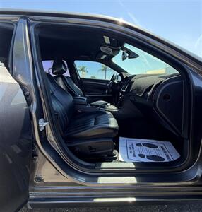 2019 Chrysler 300 S - Photo 19 - Bakersfield, CA 93301