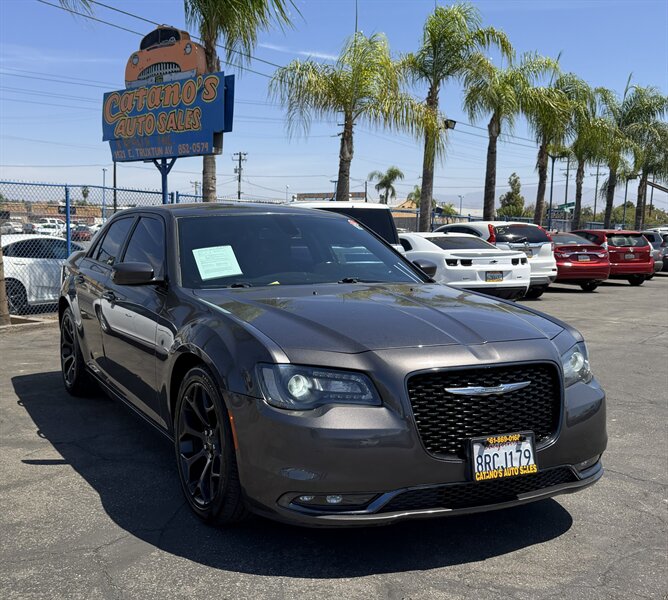 2019 Chrysler 300 S  