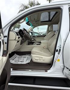 2019 Lexus GX 460   - Photo 6 - Bakersfield, CA 93301