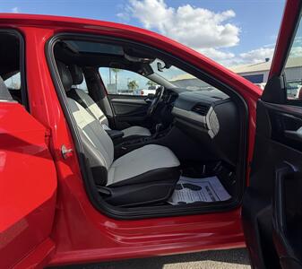 2021 Volkswagen Jetta R-Line - Photo 17 - Bakersfield, CA 93301