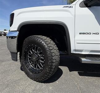 2016 GMC Sierra 2500HD SLE   - Photo 24 - Bakersfield, CA 93305