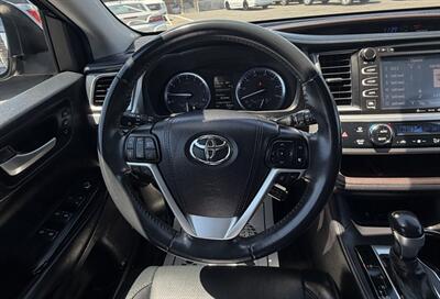 2019 Toyota Highlander Limited Platinum - Photo 26 - Bakersfield, CA 93301