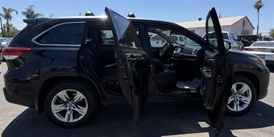 2019 Toyota Highlander Limited Platinum - Photo 18 - Bakersfield, CA 93301