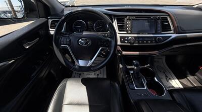 2019 Toyota Highlander Limited Platinum - Photo 25 - Bakersfield, CA 93301