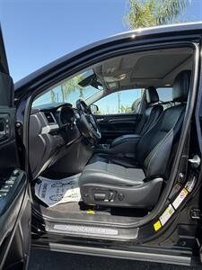 2019 Toyota Highlander Limited Platinum - Photo 6 - Bakersfield, CA 93301