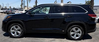 2019 Toyota Highlander Limited Platinum - Photo 4 - Bakersfield, CA 93301