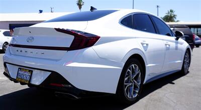 2022 Hyundai SONATA SEL   - Photo 12 - Bakersfield, CA 93305