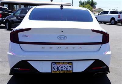 2022 Hyundai SONATA SEL   - Photo 9 - Bakersfield, CA 93305