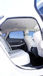 2022 Hyundai SONATA SEL   - Photo 16 - Bakersfield, CA 93305