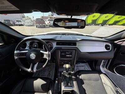2012 Ford Mustang V6 Premium - Photo 18 - Bakersfield, CA 93301
