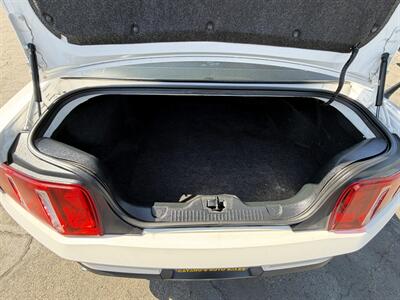 2012 Ford Mustang V6 Premium - Photo 12 - Bakersfield, CA 93301