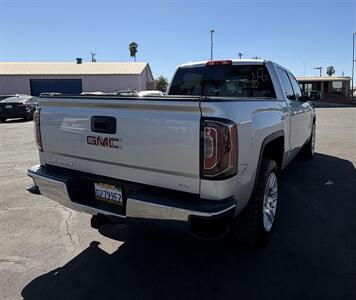 2017 GMC Sierra 1500 SLT   - Photo 18 - Bakersfield, CA 93305