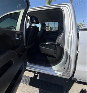 2017 GMC Sierra 1500 SLT   - Photo 11 - Bakersfield, CA 93305