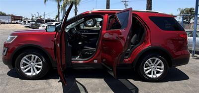 2017 Ford Explorer XLT   - Photo 5 - Bakersfield, CA 93305