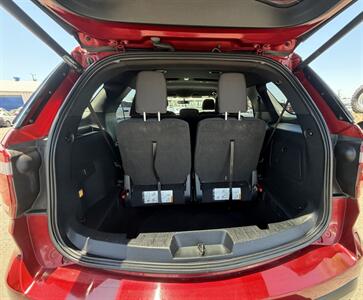 2017 Ford Explorer XLT   - Photo 16 - Bakersfield, CA 93305