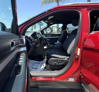 2017 Ford Explorer XLT   - Photo 6 - Bakersfield, CA 93305