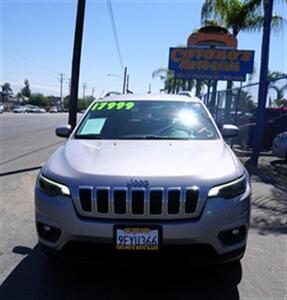 2019 Jeep Cherokee Latitude FWD   - Photo 2 - Bakersfield, CA 93305
