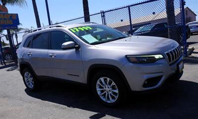2019 Jeep Cherokee Latitude FWD   - Photo 3 - Bakersfield, CA 93305