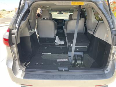 2017 Toyota Sienna XLE 7-Passenger Auto   - Photo 6 - Bakersfield, CA 93305