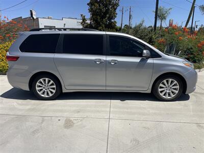 2017 Toyota Sienna XLE 7-Passenger Auto   - Photo 14 - Bakersfield, CA 93305