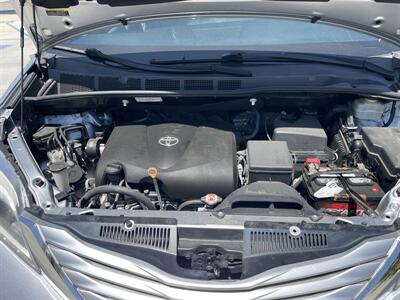 2017 Toyota Sienna XLE 7-Passenger Auto   - Photo 12 - Bakersfield, CA 93305