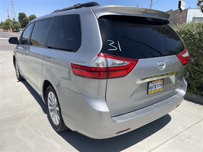 2017 Toyota Sienna XLE 7-Passenger Auto   - Photo 4 - Bakersfield, CA 93305