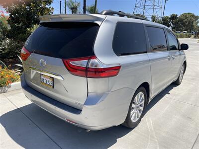 2017 Toyota Sienna XLE 7-Passenger Auto   - Photo 15 - Bakersfield, CA 93305