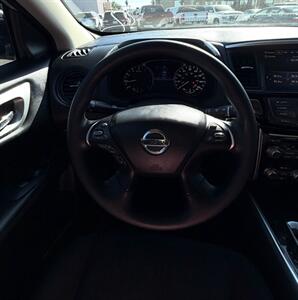 2019 Nissan Pathfinder S - Photo 21 - Bakersfield, CA 93305