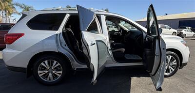 2019 Nissan Pathfinder S - Photo 15 - Bakersfield, CA 93305
