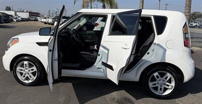 2011 Kia Soul +   - Photo 5 - Bakersfield, CA 93305
