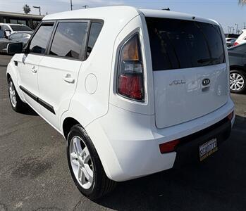 2011 Kia Soul +   - Photo 8 - Bakersfield, CA 93305