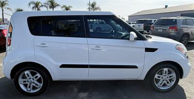 2011 Kia Soul +   - Photo 14 - Bakersfield, CA 93305