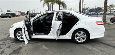 2011 Toyota Camry   - Photo 5 - Bakersfield, CA 93305