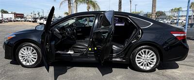 2013 Toyota Avalon Hybrid XLE Premium - Photo 5 - Bakersfield, CA 93305