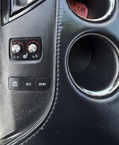 2013 Toyota Avalon Hybrid XLE Premium - Photo 25 - Bakersfield, CA 93305