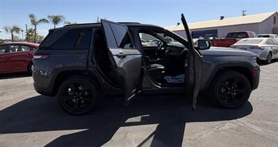 2022 Jeep Grand Cherokee Laredo - Photo 18 - Bakersfield, CA 93301