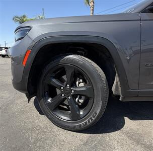 2022 Jeep Grand Cherokee Laredo - Photo 29 - Bakersfield, CA 93301