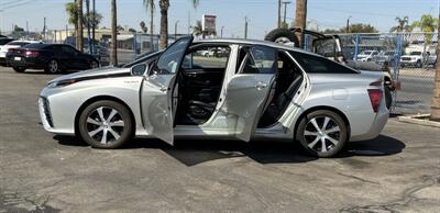 2018 Toyota Mirai - Photo 5 - Bakersfield, CA 93301