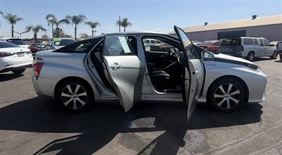 2018 Toyota Mirai - Photo 17 - Bakersfield, CA 93301