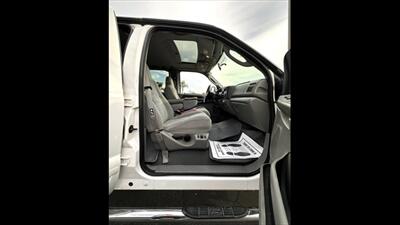 2003 Ford F-250 Super Duty XL 4dr Crew Cab XL   - Photo 14 - Bakersfield, CA 93305