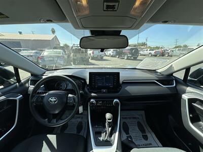 2020 Toyota RAV4 LE   - Photo 17 - Bakersfield, CA 93305