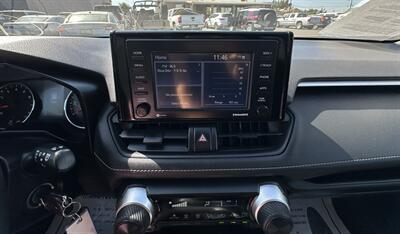2020 Toyota RAV4 LE   - Photo 21 - Bakersfield, CA 93305