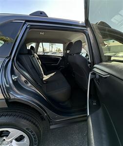 2020 Toyota RAV4 LE   - Photo 16 - Bakersfield, CA 93305