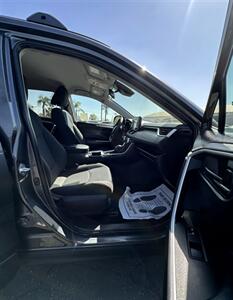 2020 Toyota RAV4 LE   - Photo 15 - Bakersfield, CA 93305