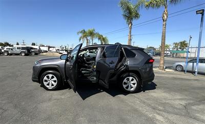 2020 Toyota RAV4 LE   - Photo 5 - Bakersfield, CA 93305