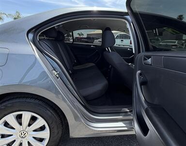 2014 Volkswagen Jetta S   - Photo 17 - Bakersfield, CA 93305
