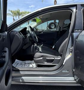 2014 Volkswagen Jetta S   - Photo 6 - Bakersfield, CA 93305