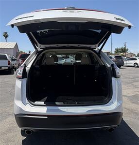 2018 Ford Edge SEL - Photo 13 - Bakersfield, CA 93301